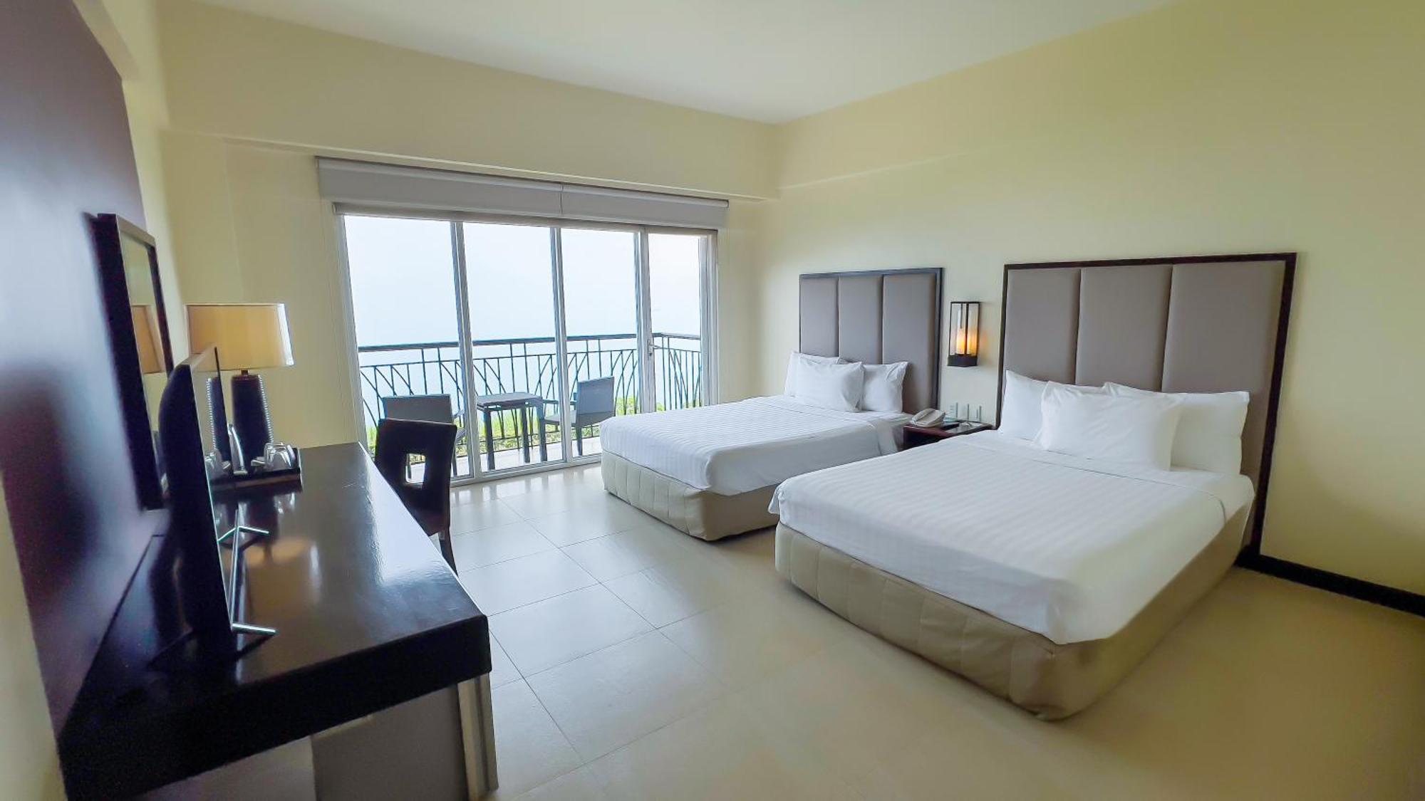 Taal Vista Hotel Tagaytay City Ngoại thất bức ảnh Deluxe Ocean View