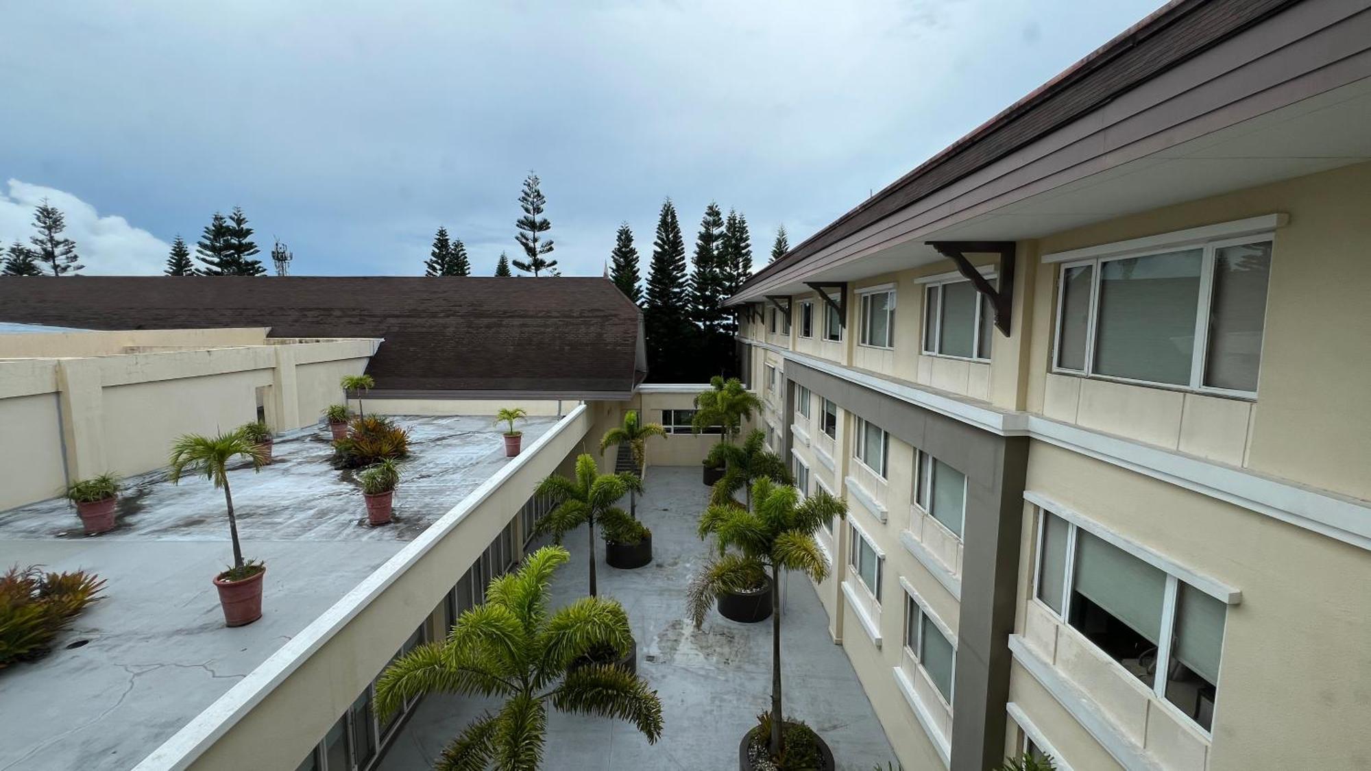Taal Vista Hotel Tagaytay City Ngoại thất bức ảnh The University of Hawaii at Hilo
