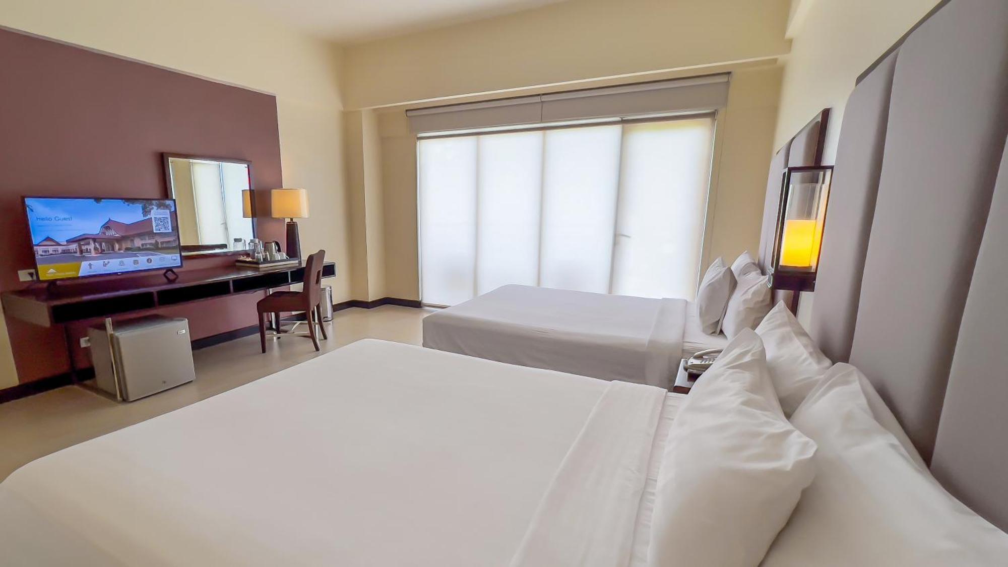Taal Vista Hotel Tagaytay City Ngoại thất bức ảnh Deluxe Room
