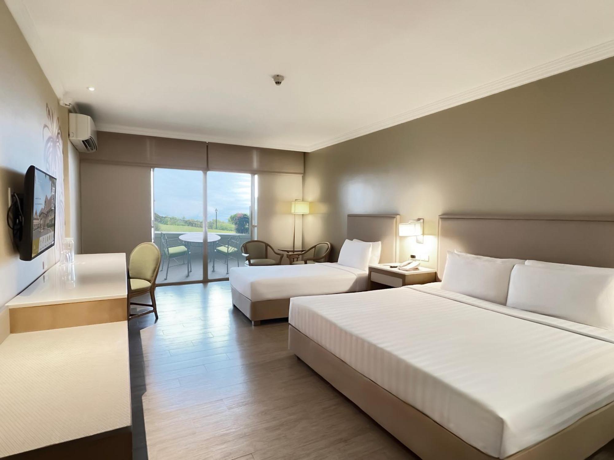 Taal Vista Hotel Tagaytay City Ngoại thất bức ảnh Deluxe Room